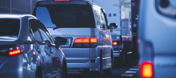 交通渋滞は暇！車内で時間つぶしするおすすめ方法